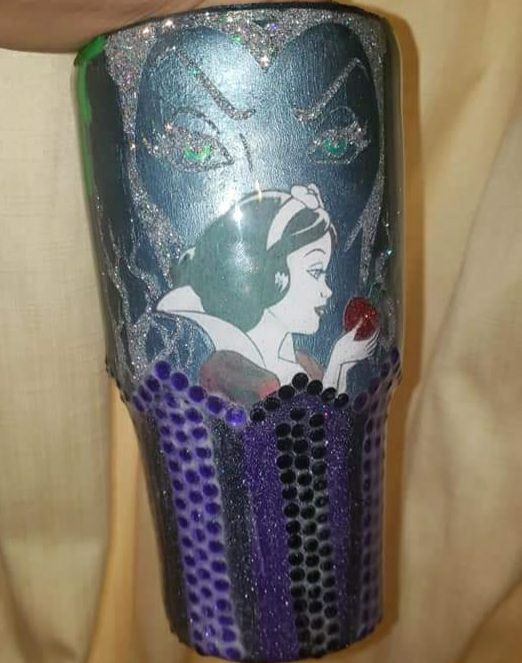 The evil queen 30oz cup