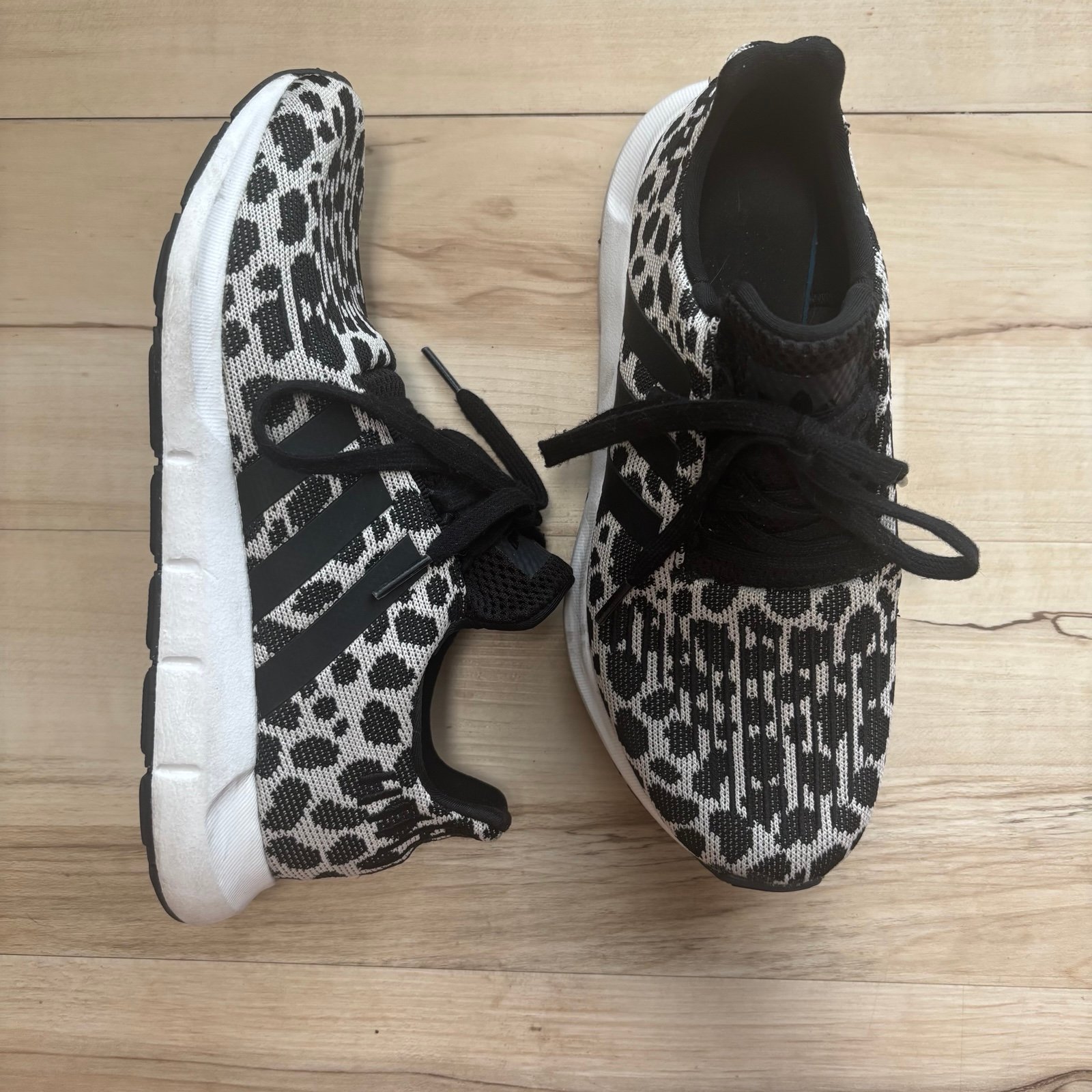 Adidas Women’s 6.5 Leopard Swift Running Shoes