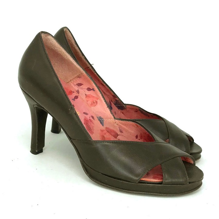 Sibyl Vane Womens Brown Pump Heels