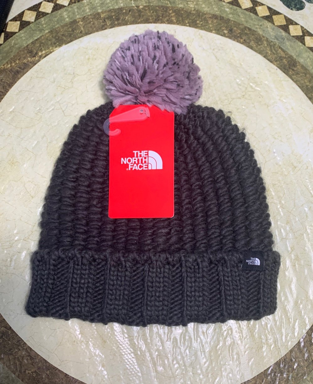The North Face Cozy Chunky Pom Beanie NEW