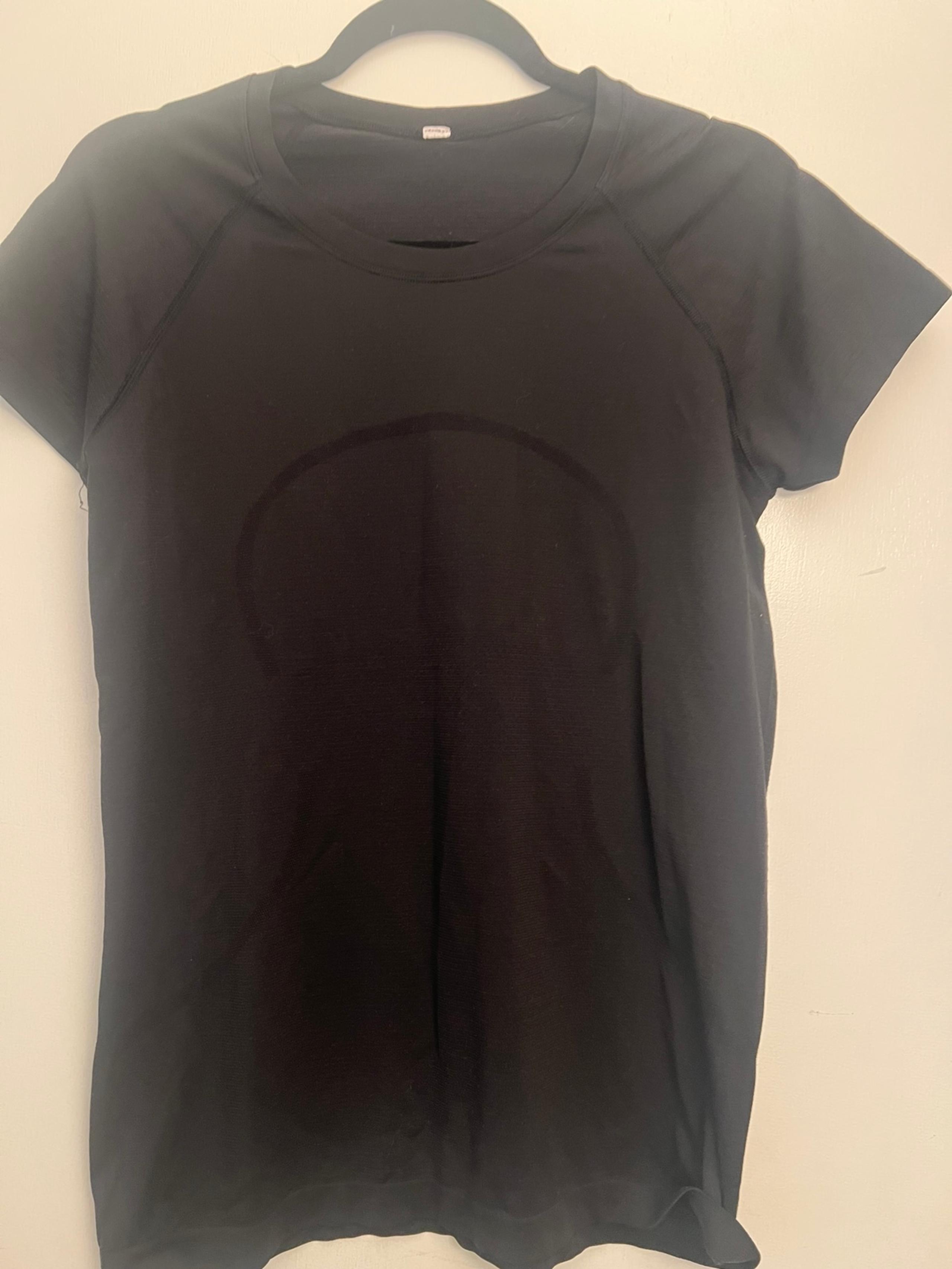 Black Lululemon Swiftly tech short sleeve Tee size 10