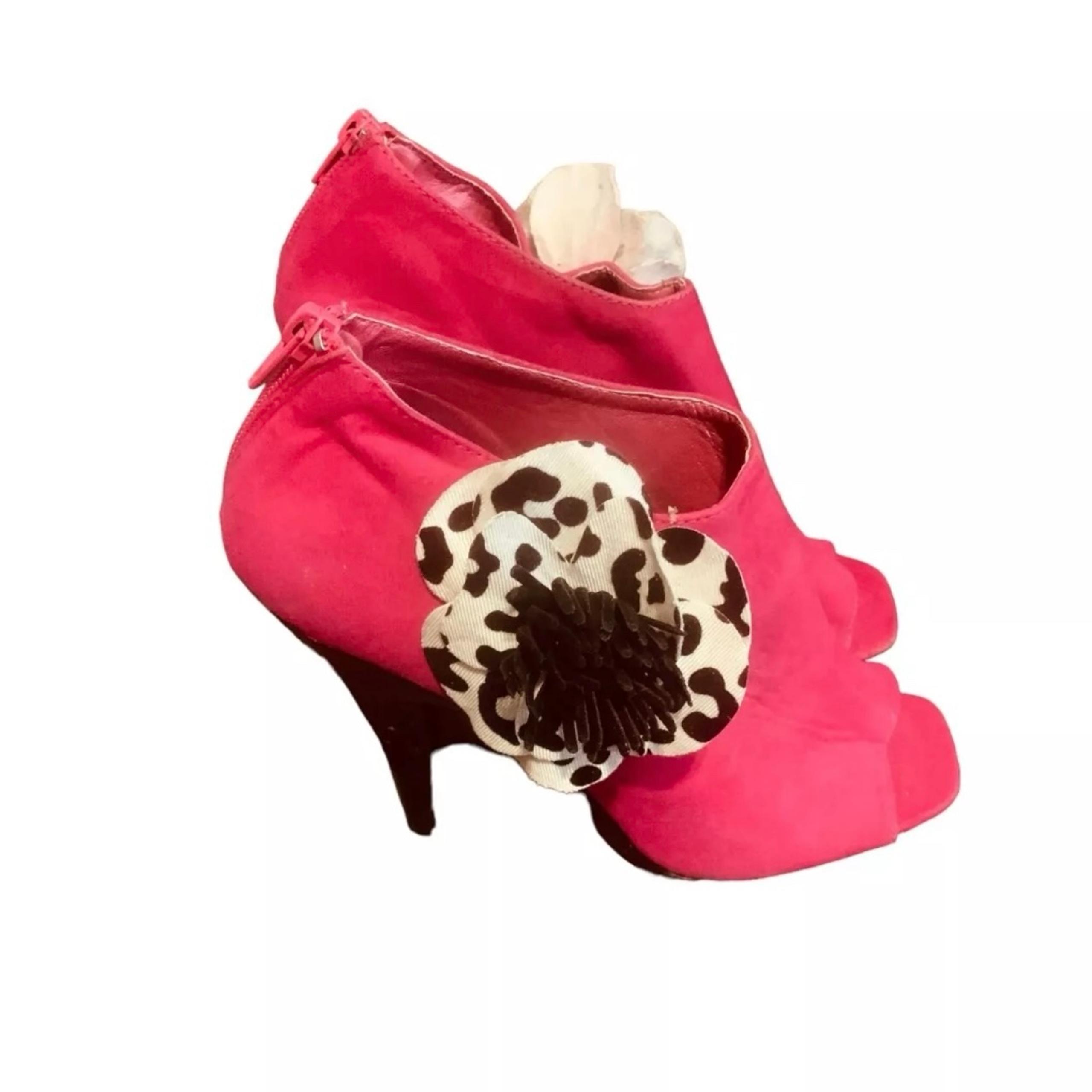 Maker’s Sz 9 Woman Heels 4 inch Shoes Pink