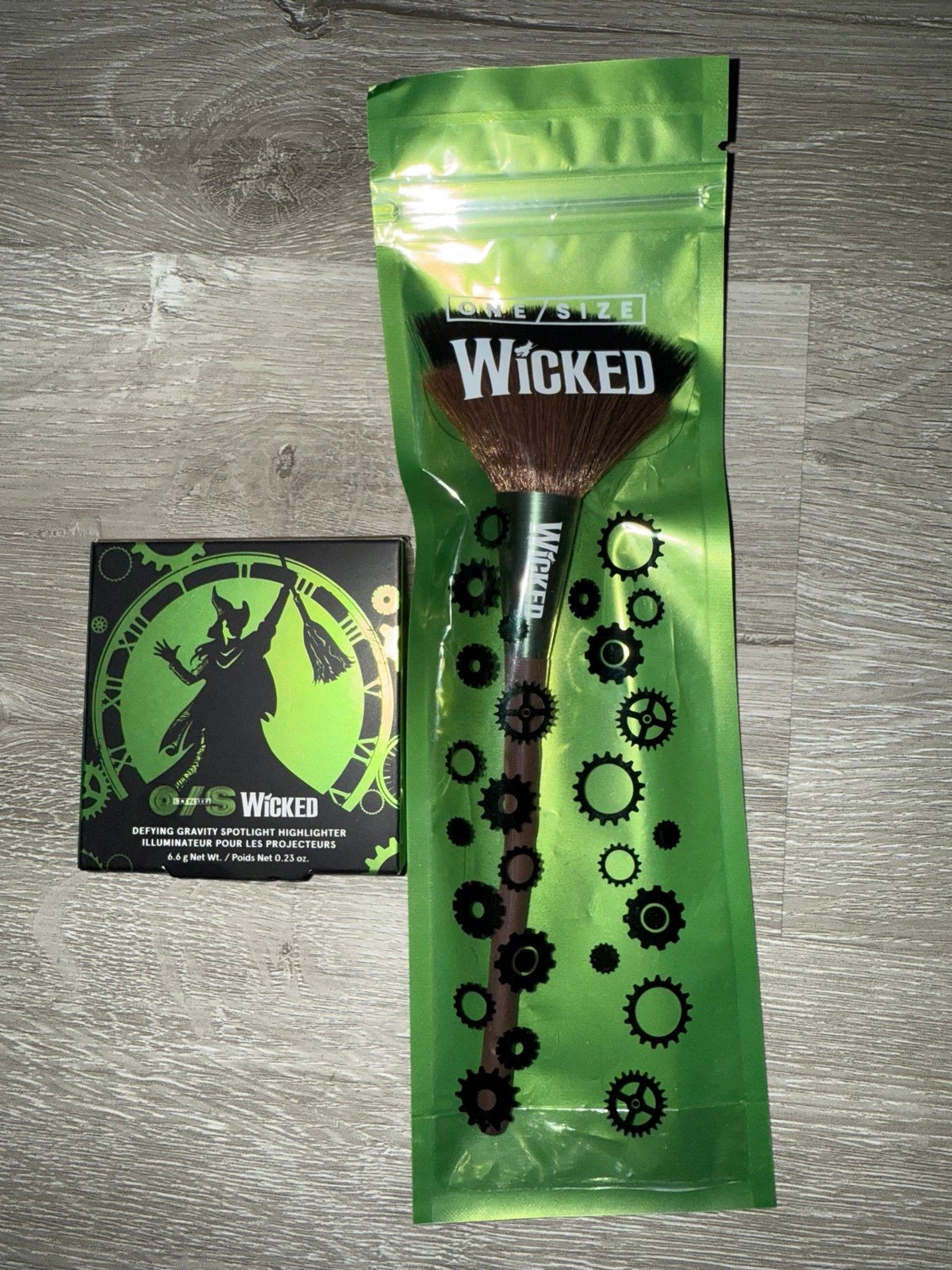 Selling One size defying wicked