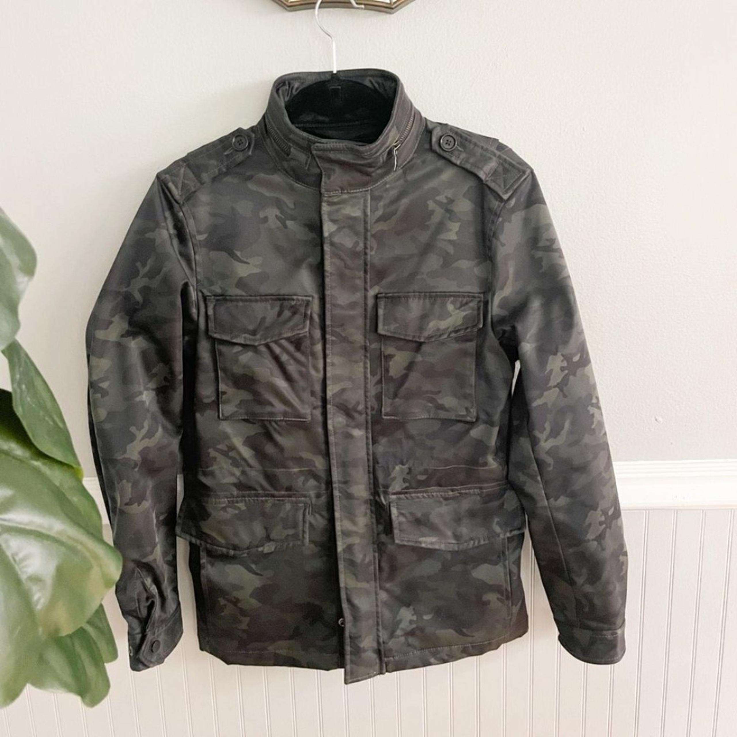 Banana Republic Camo Jacket Men's Size XS