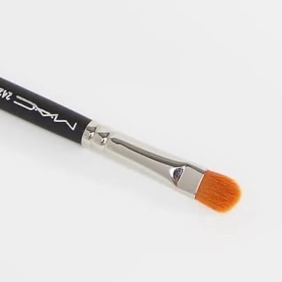 MAC Black Pro MUA 242 Flat Thin Shader Eyeshadow Concealer/ Lip Makeup Brush
