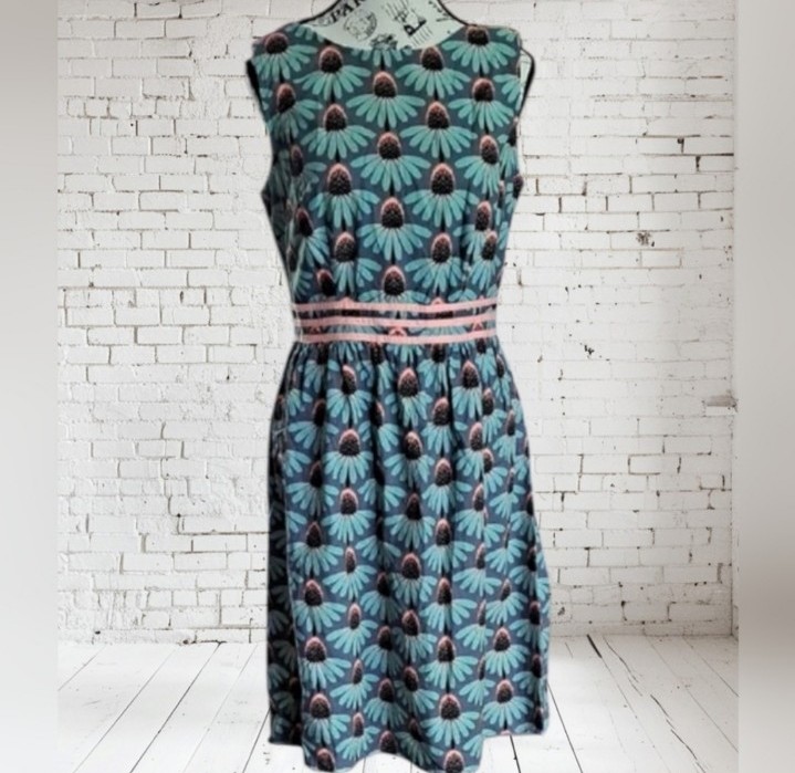 Retrolicious Vintage Style Floral Dress