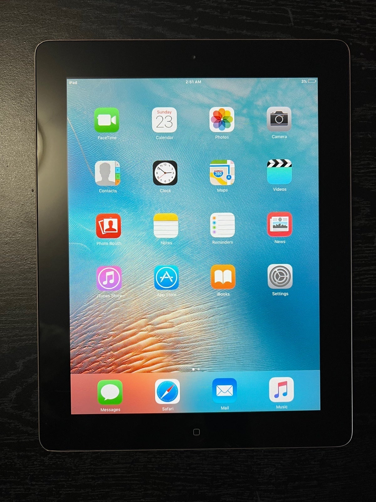 Apple iPad 2nd Gen. 16GB Model# A1396 Silver - Wi-Fi