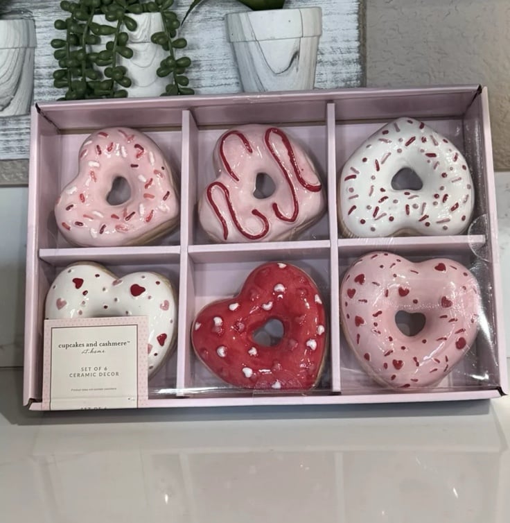 Cupcakes and Cashmere Set Of 6 Ceramic Heart Donuts