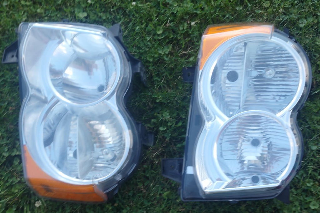 Jeep Grand Cherokee Laredo Headlight Set 2006