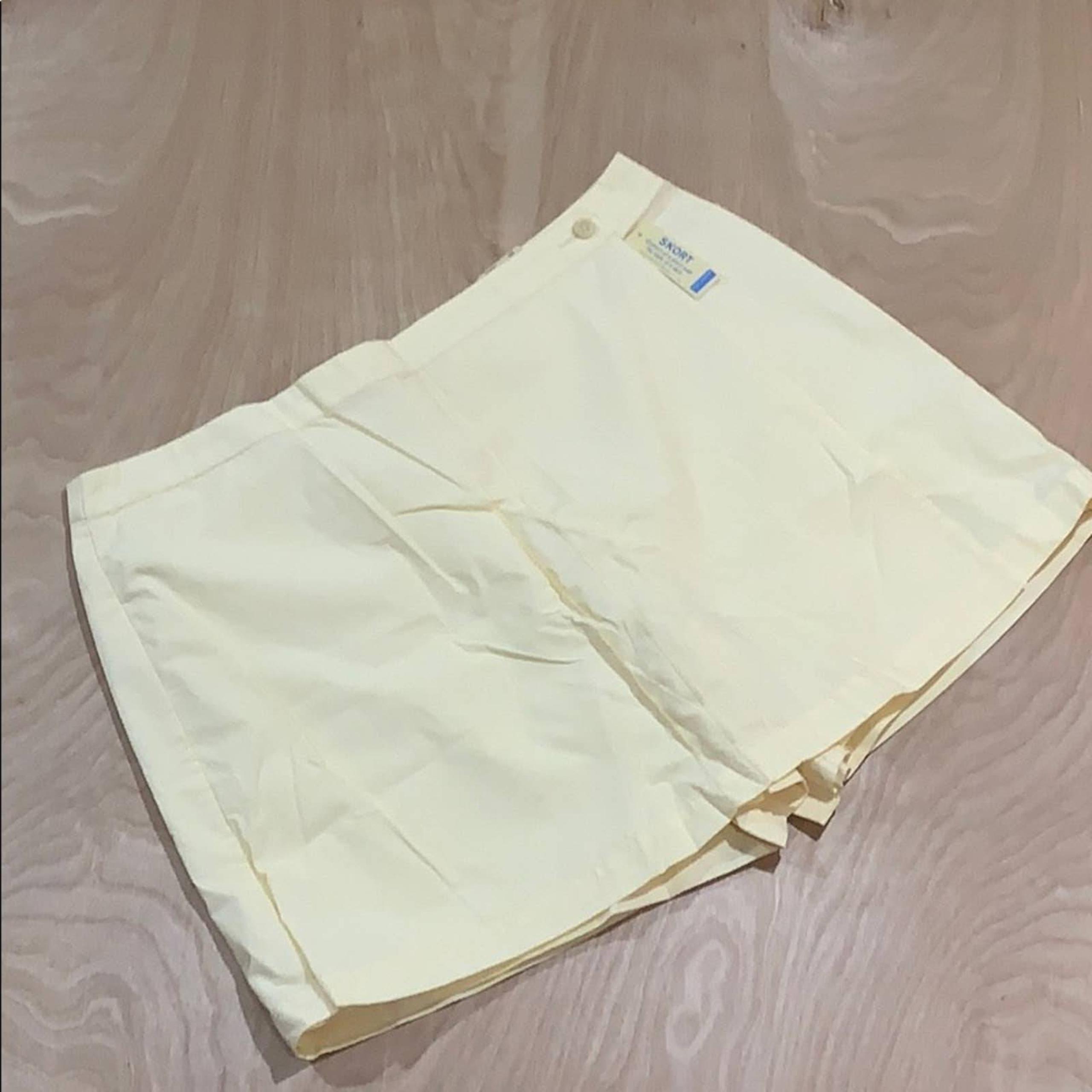 NWT Dockers Women’s Yellow Skort Size 16