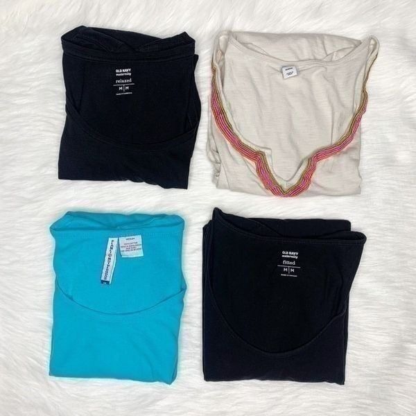 BUNDLE (4) Maternity Size Medium Short Sleeves Tops