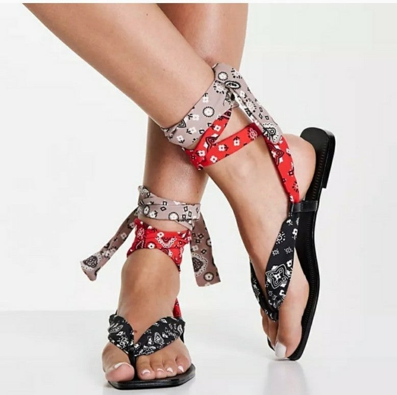 Steve Madden Sasher tie leg flat sandals in bandana print