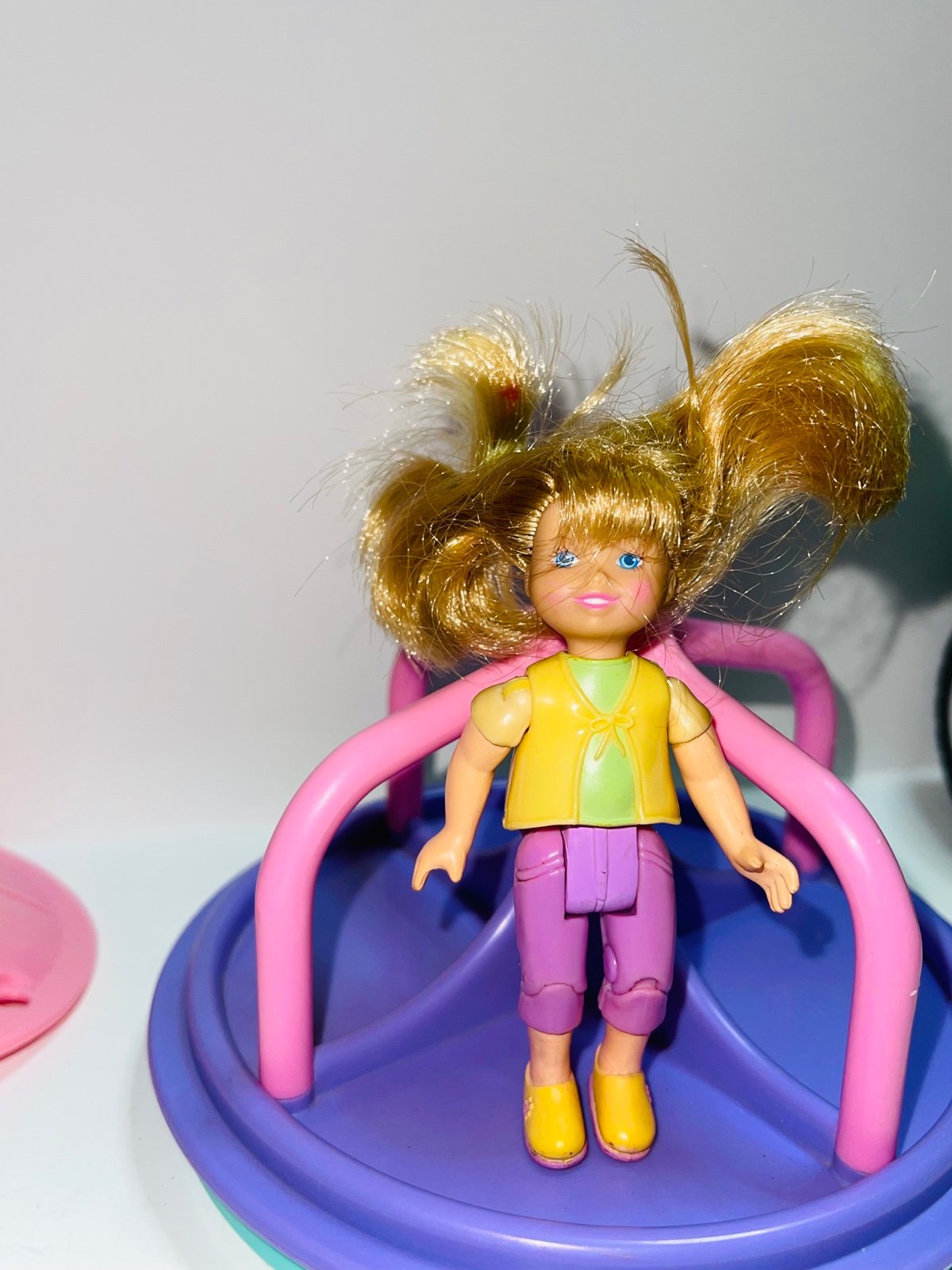 INTERACTIVE Fisher Price Sweet Sounds Loving Family Dollhouse SISTER GIRL 2002