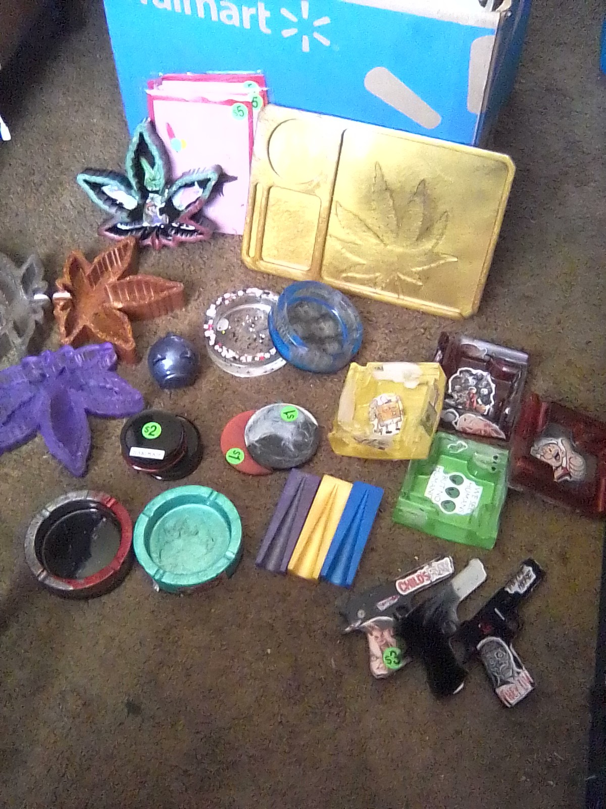 Resin made ashtrays