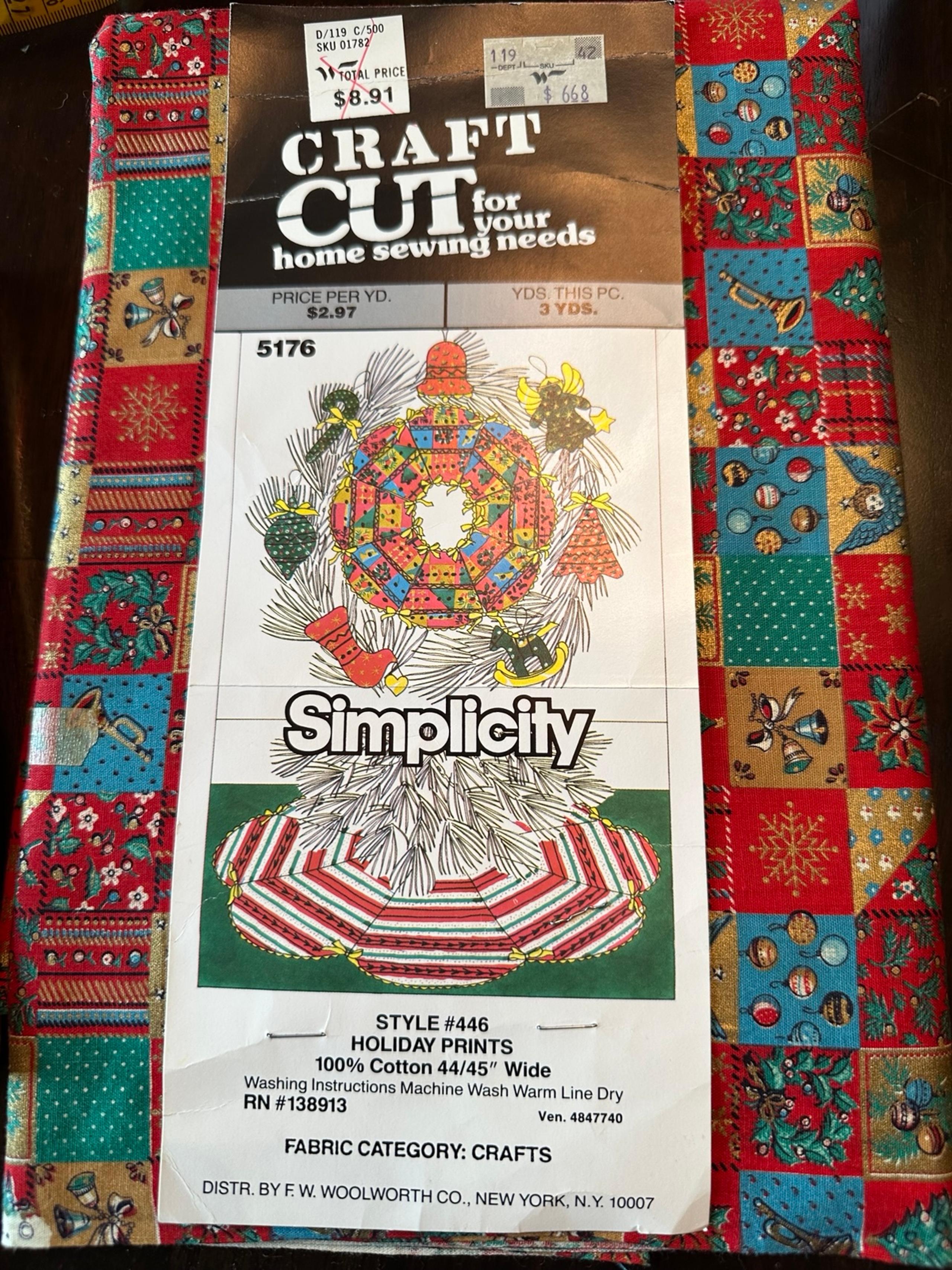 3 yards fabric Simplicity Holiday Prints Vintage