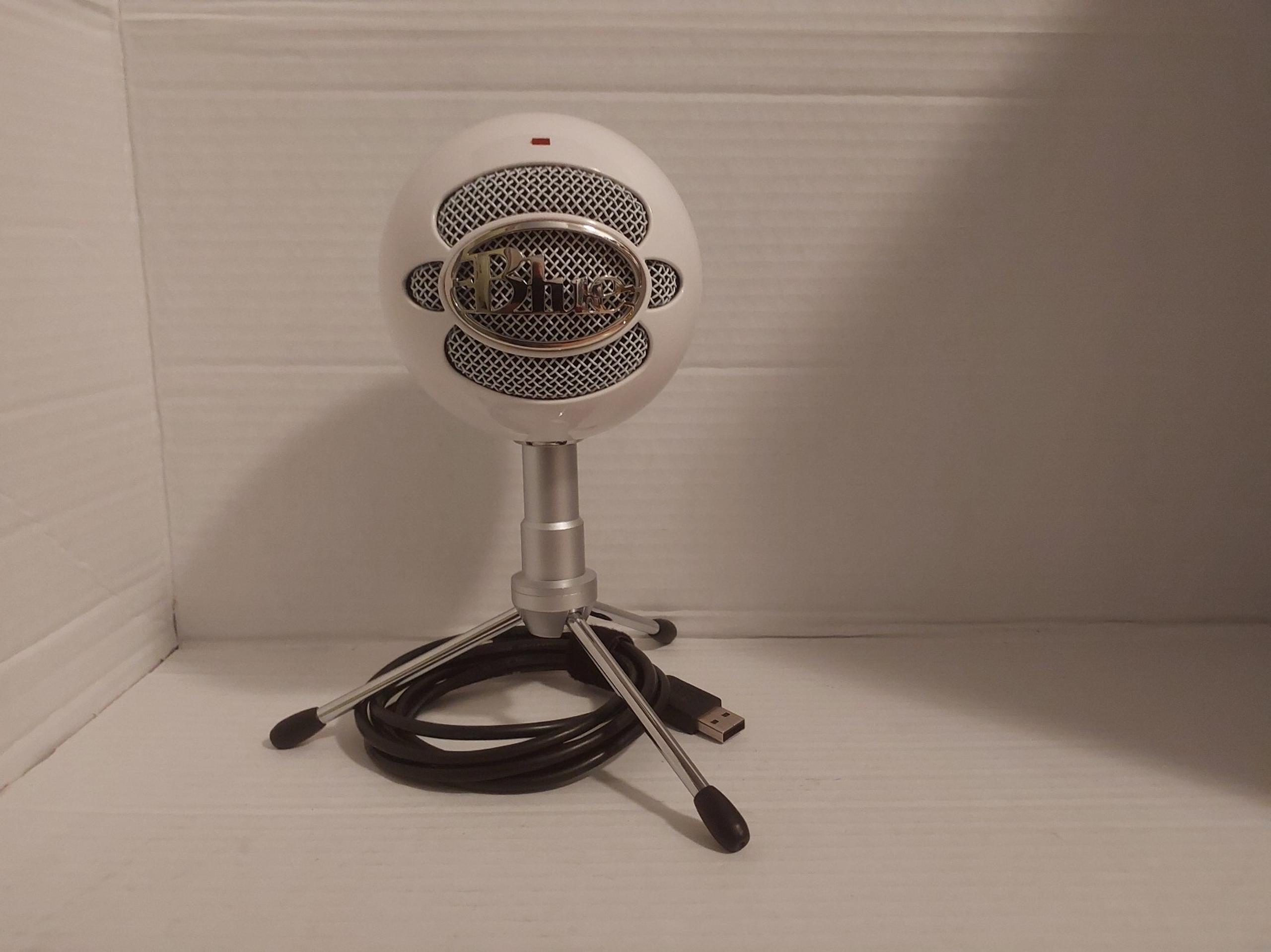 Microphone snowball ice