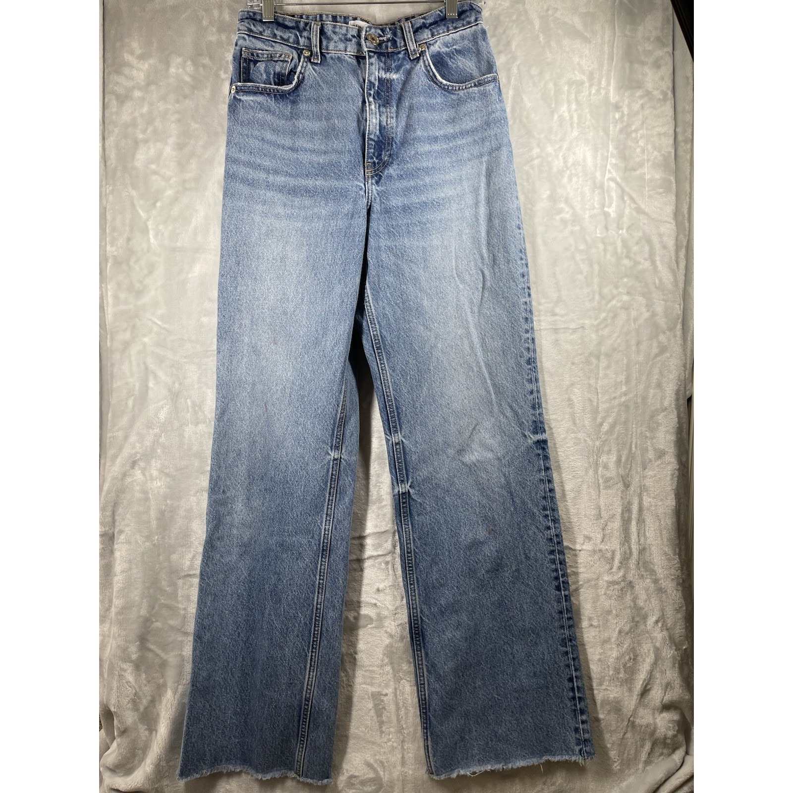 Zara High Rise Wide Leg Denim Jeans Raw Hem Light Blue Lightweight Women's Sz 8