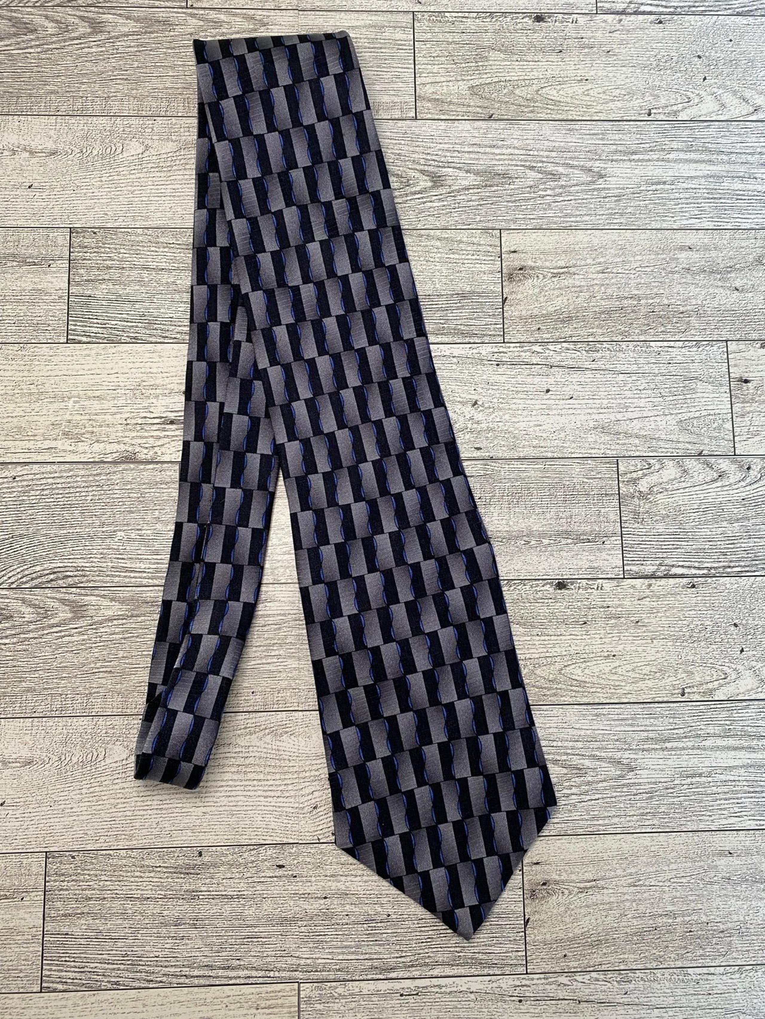 VALENTINO Men's 100% Silk Necktie ITALY Designer Geometric Blue & Gray 59.5” L