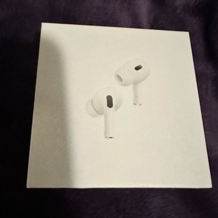 AirPods Pro 2nd Gen w/ MagSafe Charging Case