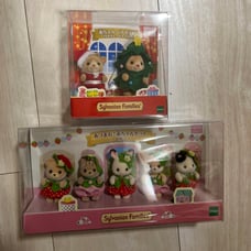 Sylvanian Families Christmas Doll Set