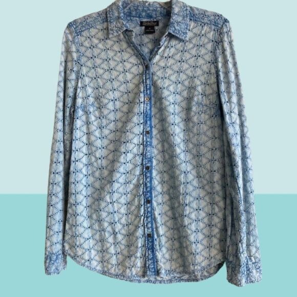 Cowgirl Lace Embroidered Button Down Shirt Size M