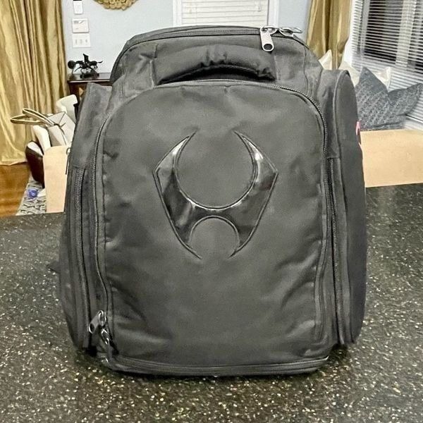 Hylete Icon XL Convertible Backpack. Black/Pink.