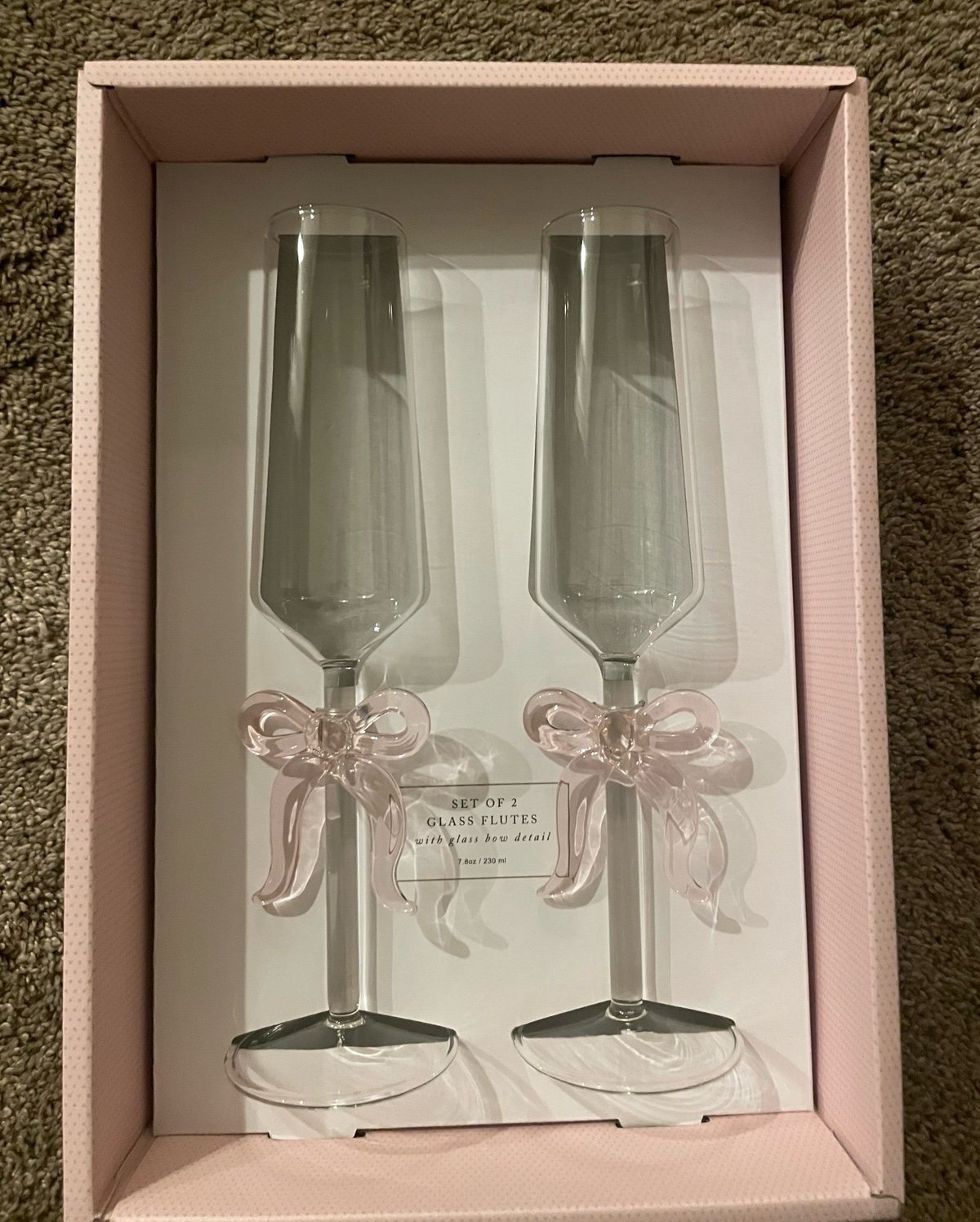 cupcakes and cashmere bow flutes