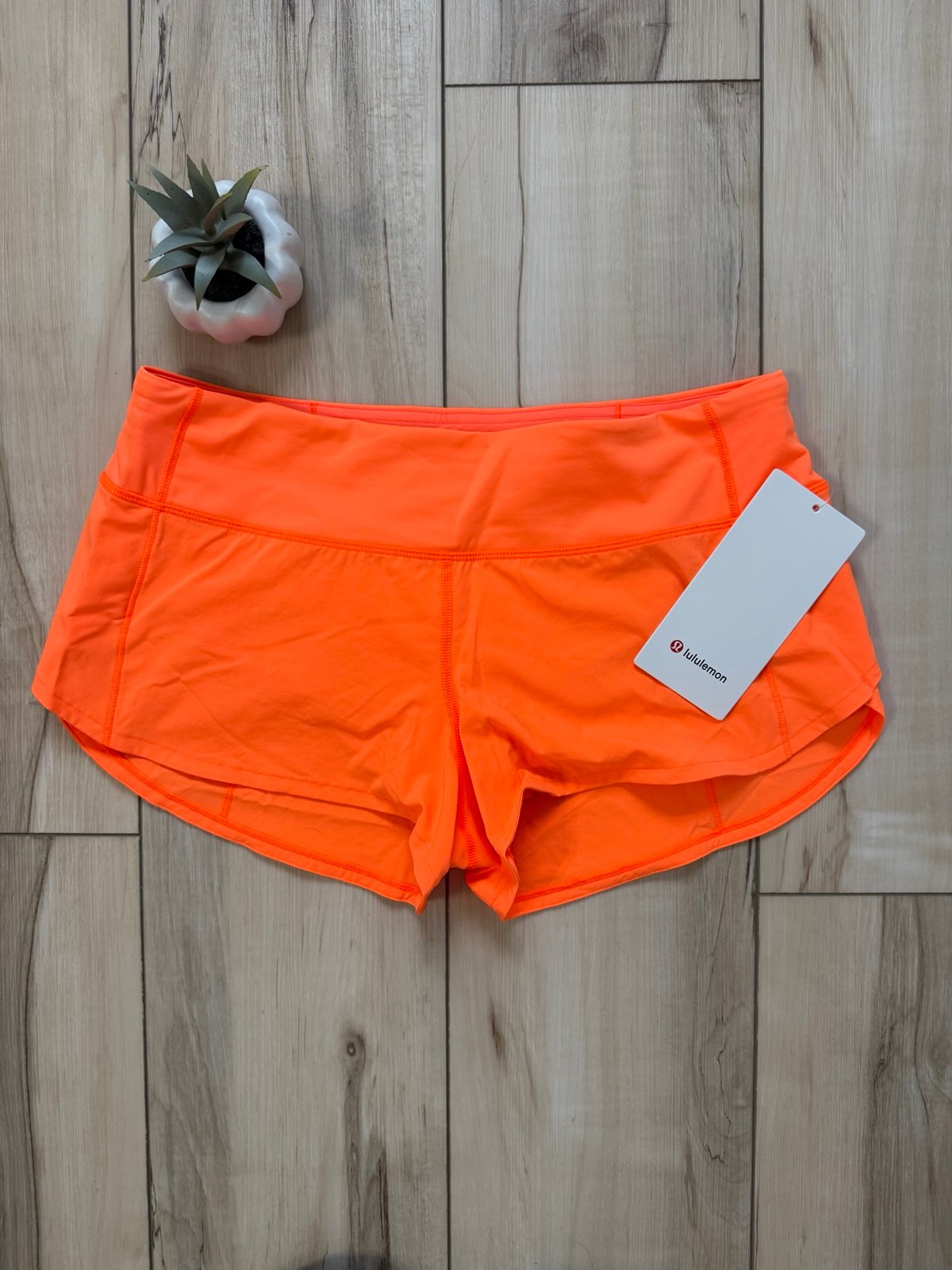 Lululemon Speed Up LR Shorts Highlight Orange Size 6 NWT