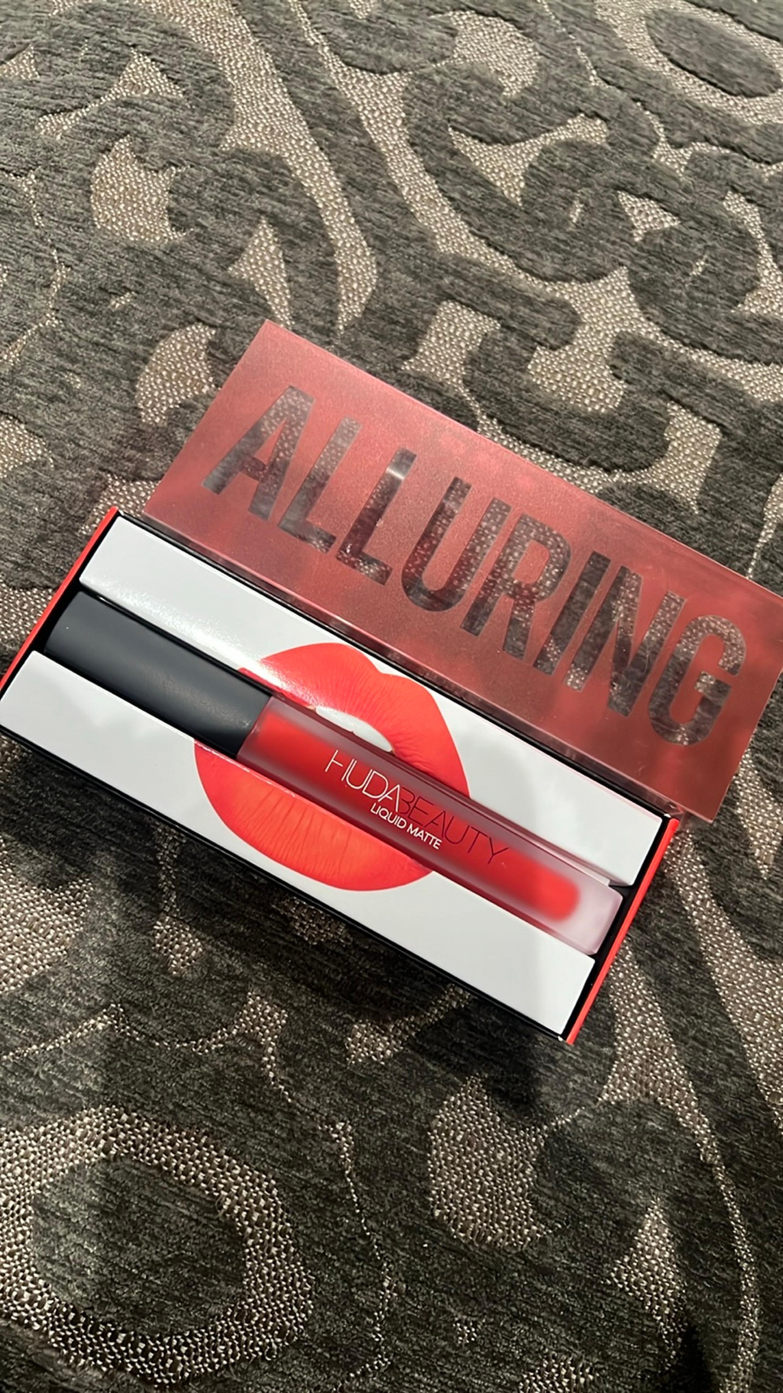 Huda Beauty Liquid Lipstick in Alluring
