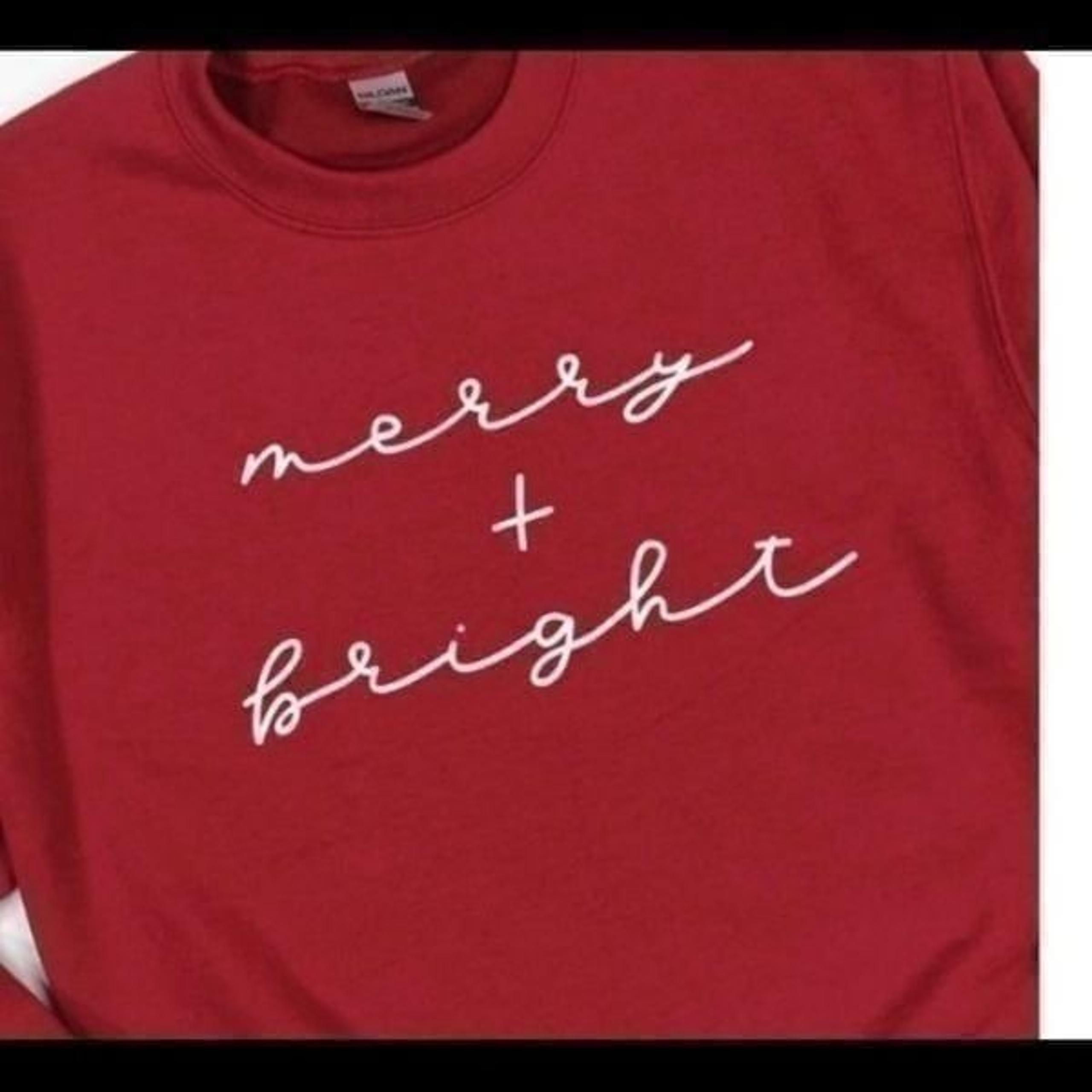 NWOT Merry + Bright “ Gildan Crewneck Cherry Red size L
