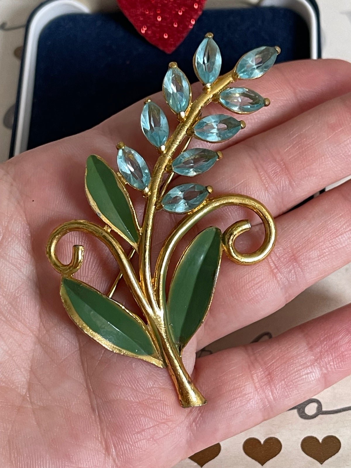 Coro brooch Flower Vintage 1940s blue Rhinestone gold tone signet