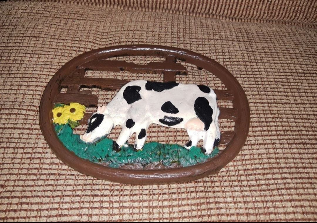 CAST IRON ANTIQUE TRIVET