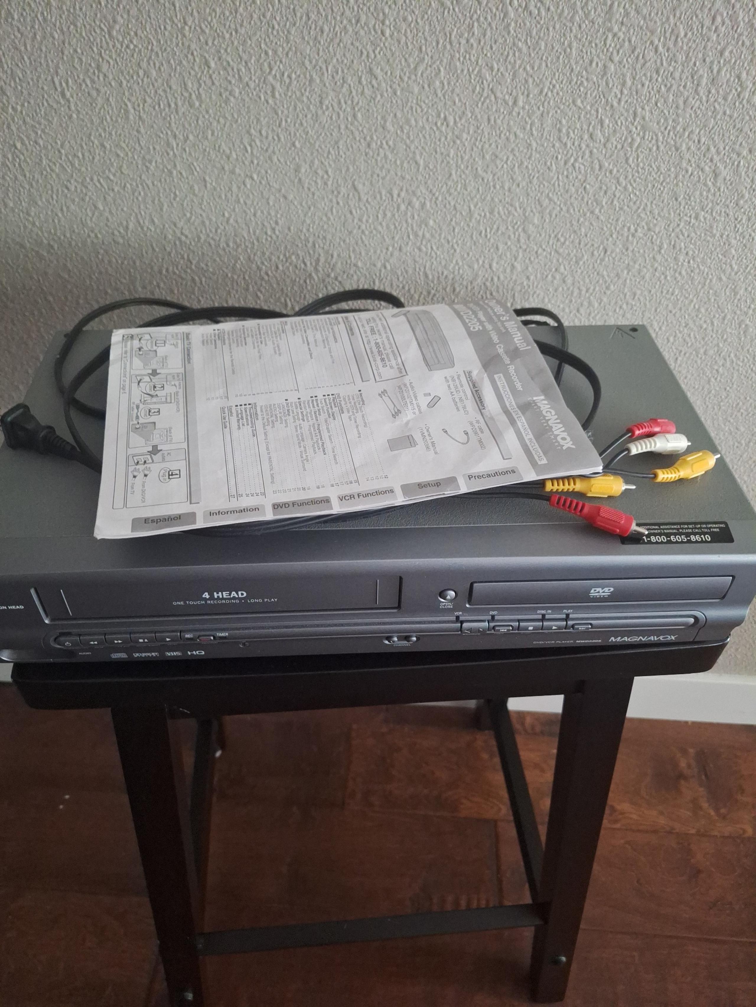 Magnavox MWD2205 VCR DVD player