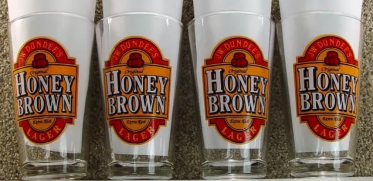 Lot Of 8 JW DUNDEE'S HONEY BROWN LAGER Beer Pint Glasses with jug