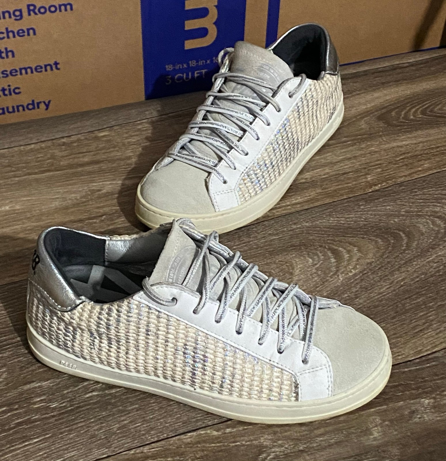 P448 Italy Women's John luce Sneaker White Silver Casual size 5 women / 35 EU
