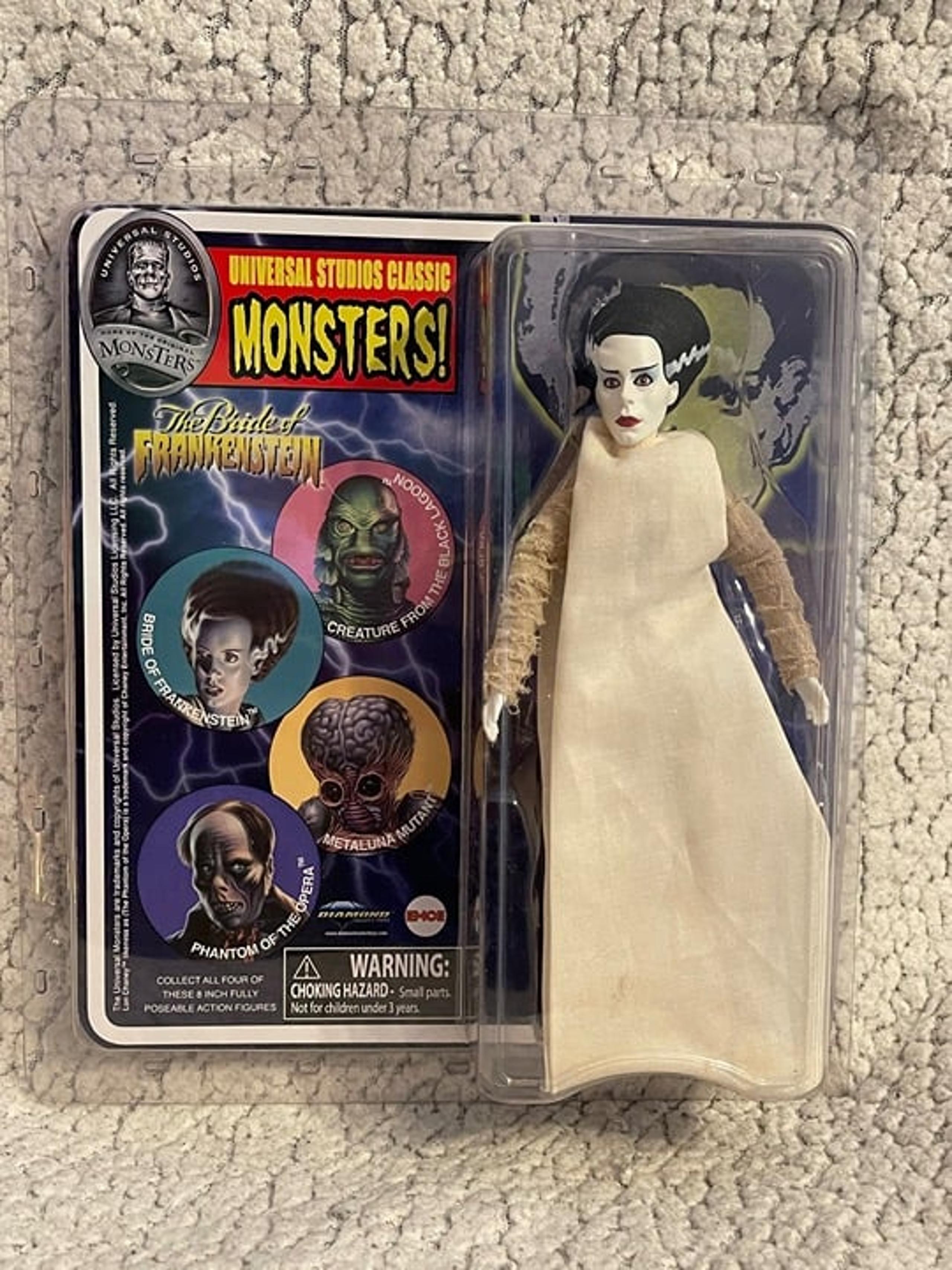Universal Monsters Retro Diamond Select Figure - Bride of Frankenstein