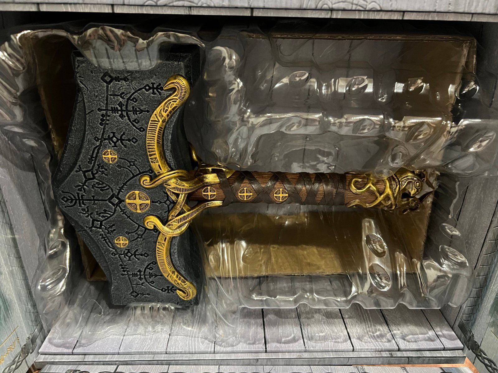God of war ragnarok box
