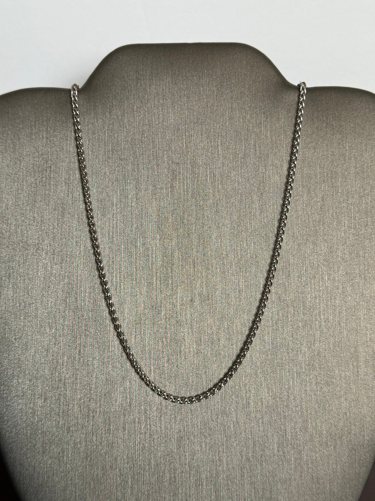 925 Sterling Silver 18 In Rhodium Diamond Cut Spiga Chain