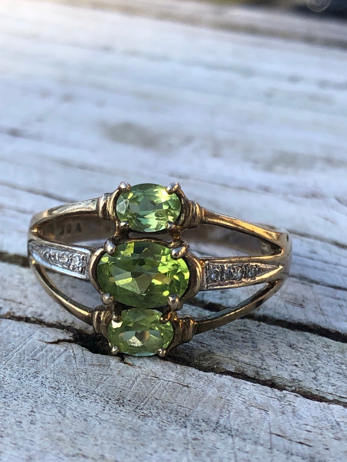 10kt peridot and diamond ring