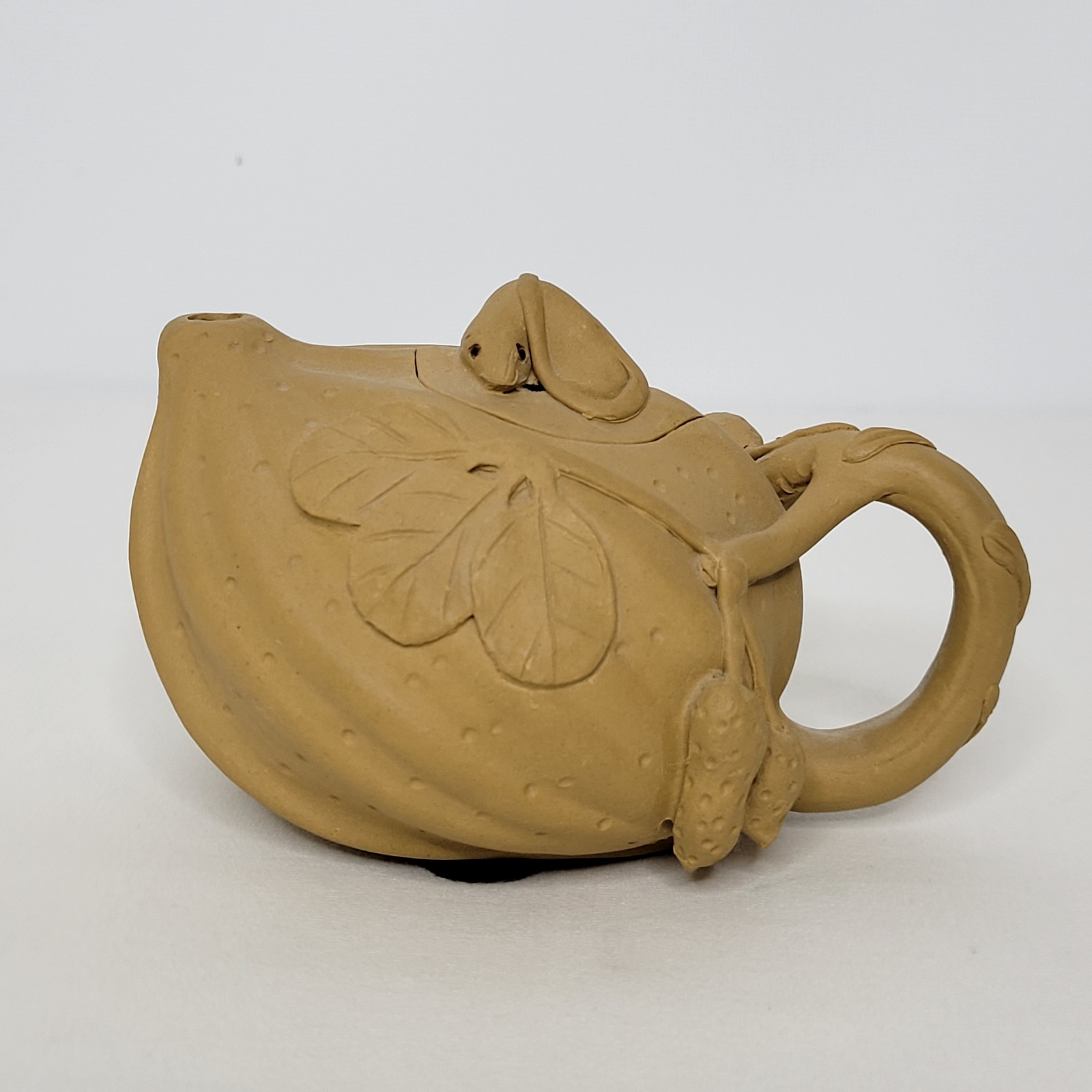 Chinese Yixing Zisha Clay Handmade Mouse Top Gongfu Teapot Signed 3 H x 5 L