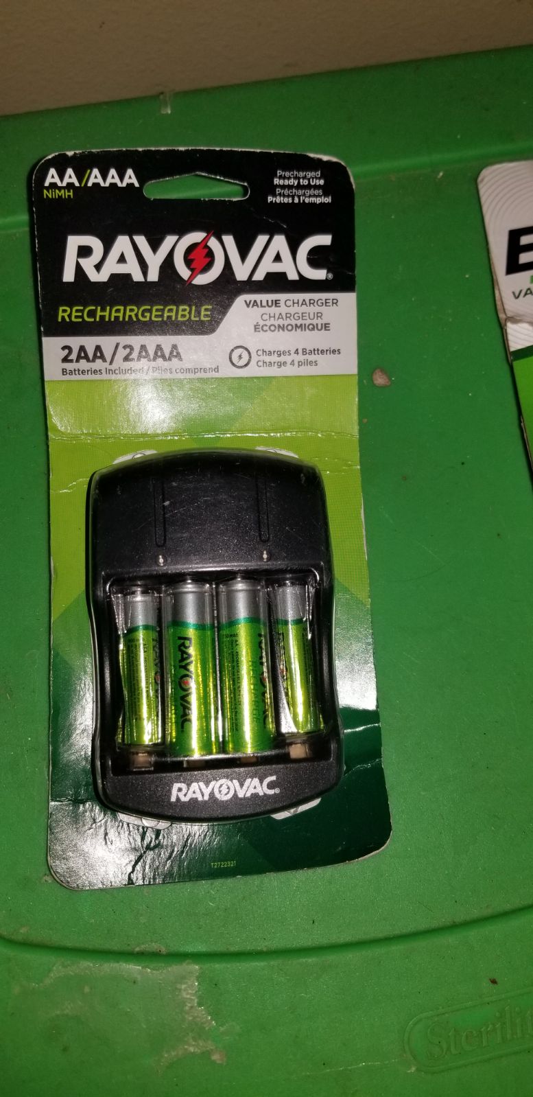 NEW RAYOVAC AA/AAA CHARGER + 4 AAA/16 AA