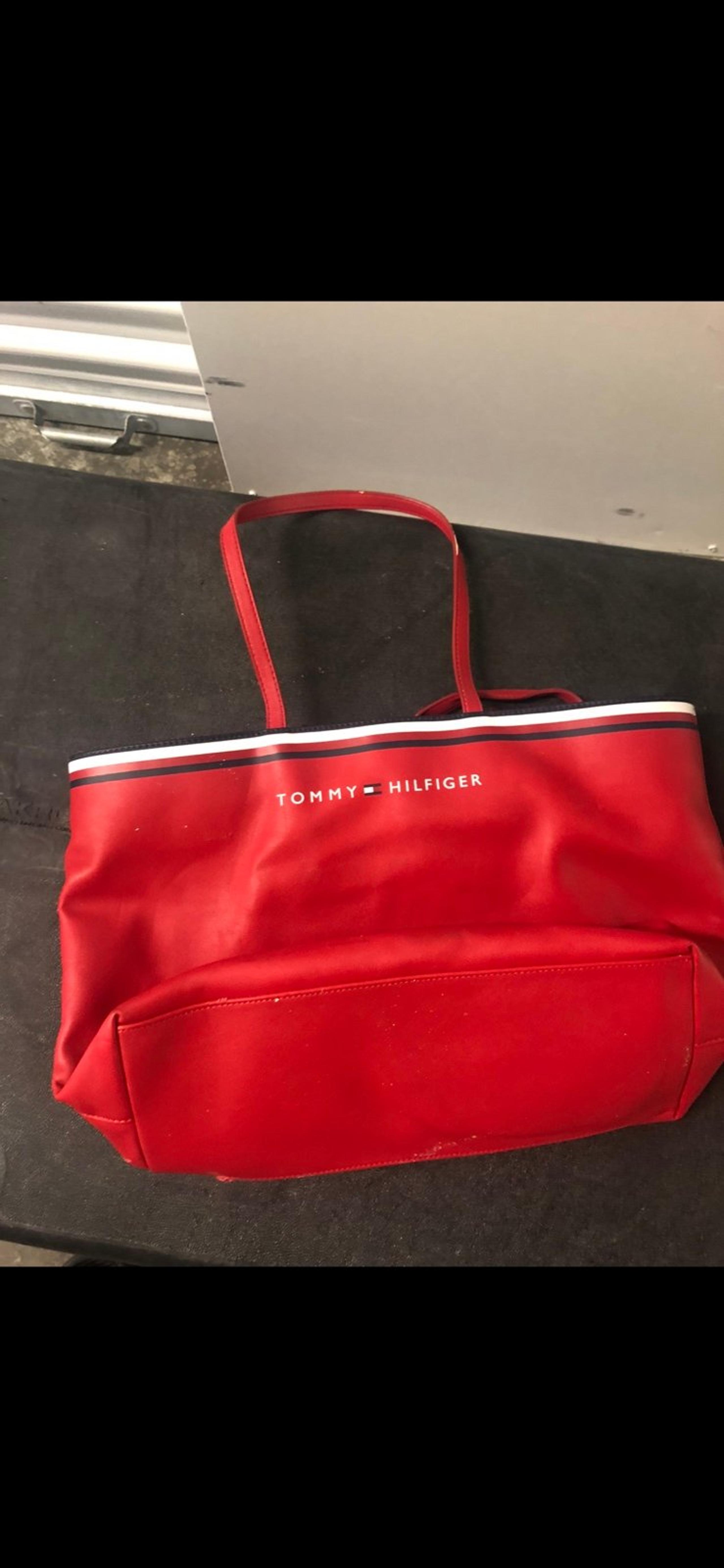 Vintage Tommy Hilfiger red Leather Hand Purse Black Lining, Multiple Pockets
