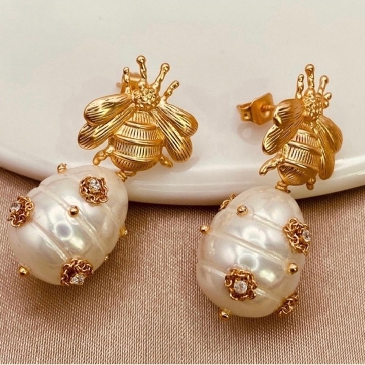 Gorgeous Bee Cultured Baroque Freshwater Pearl Drop Earrings Matte Gold