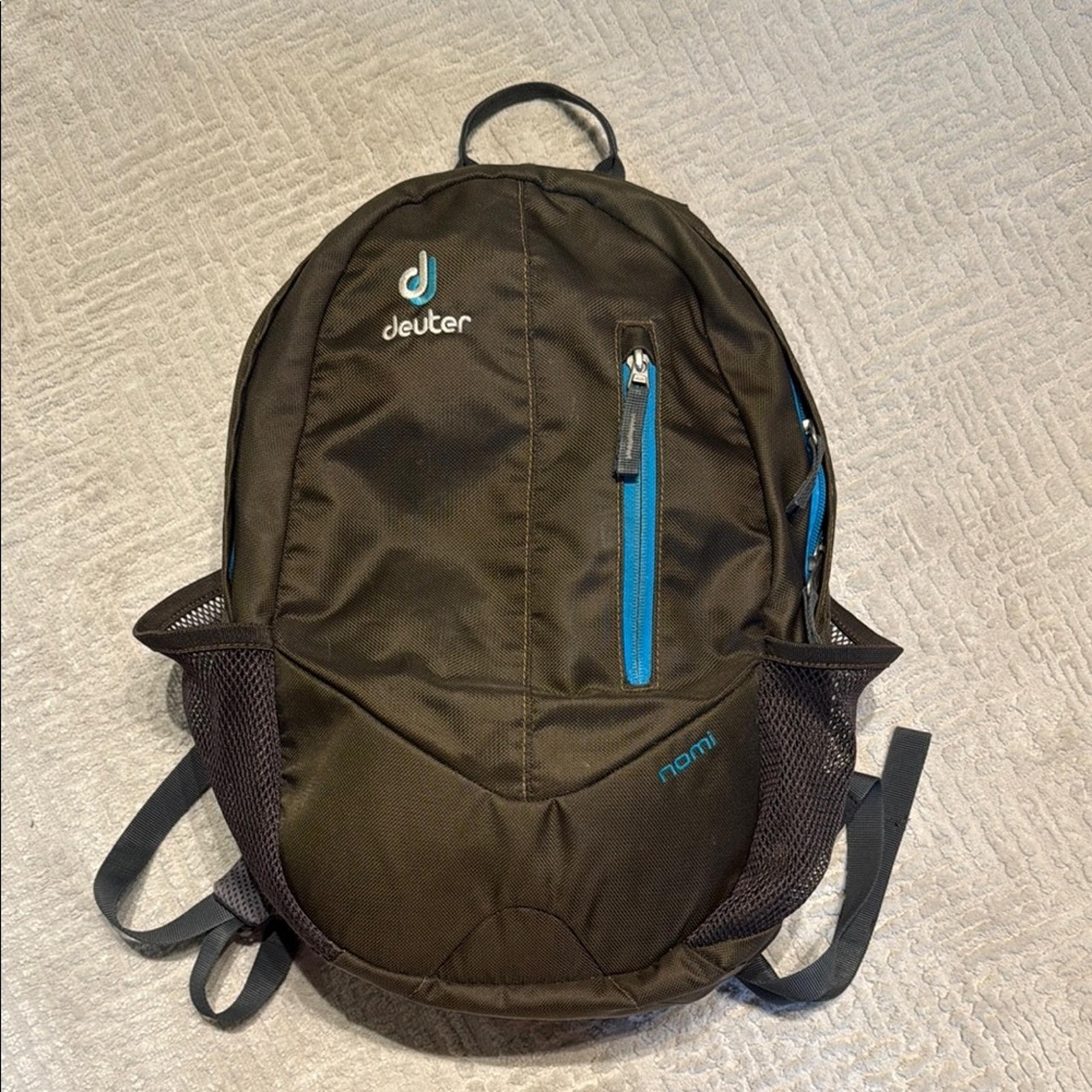 Deuter Nomi 16L daypack hiking backpack Brown and Blue Women’s Backpack