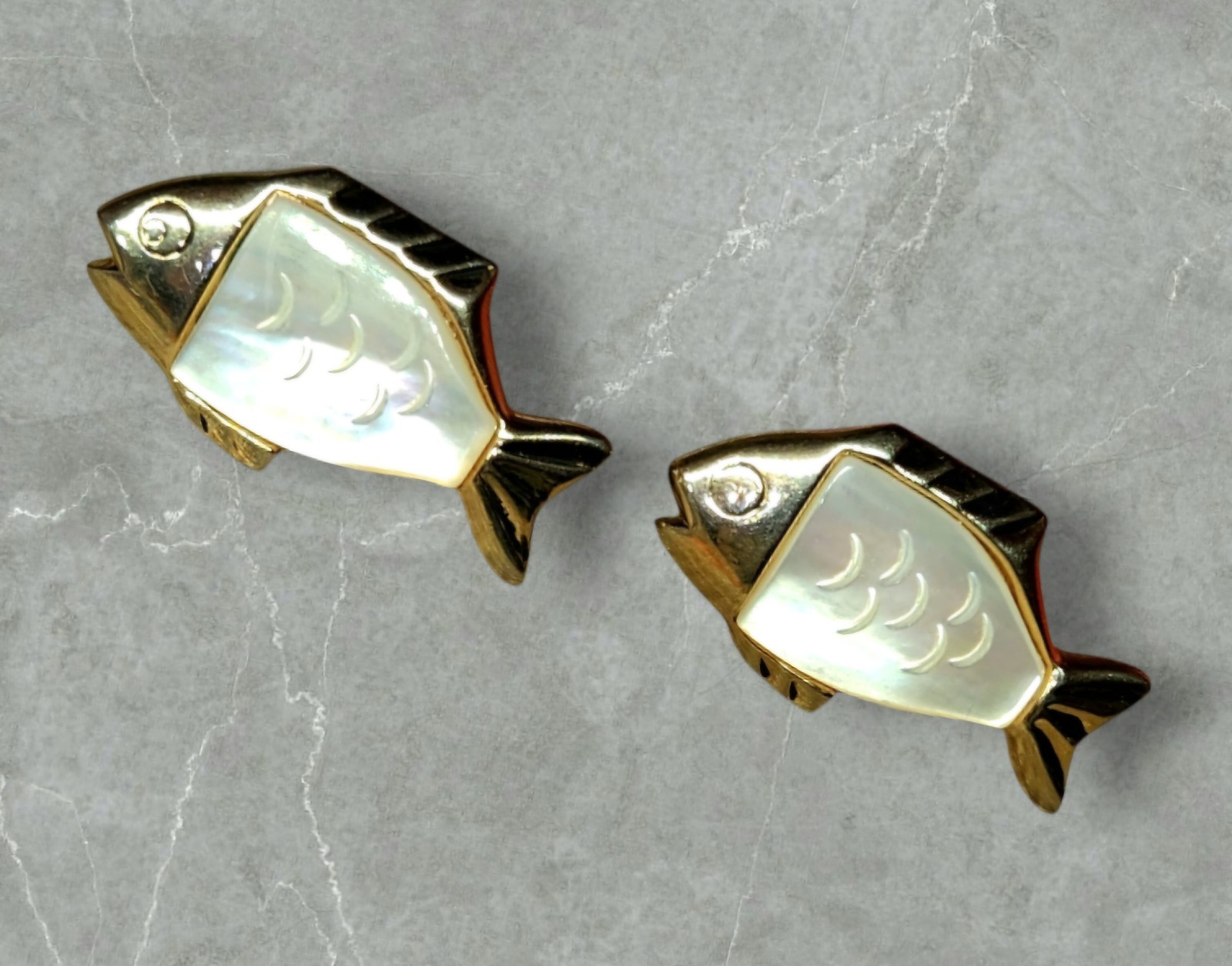 Vintage SWANK Mother Of Pearl Fish Cuff Links 1950's