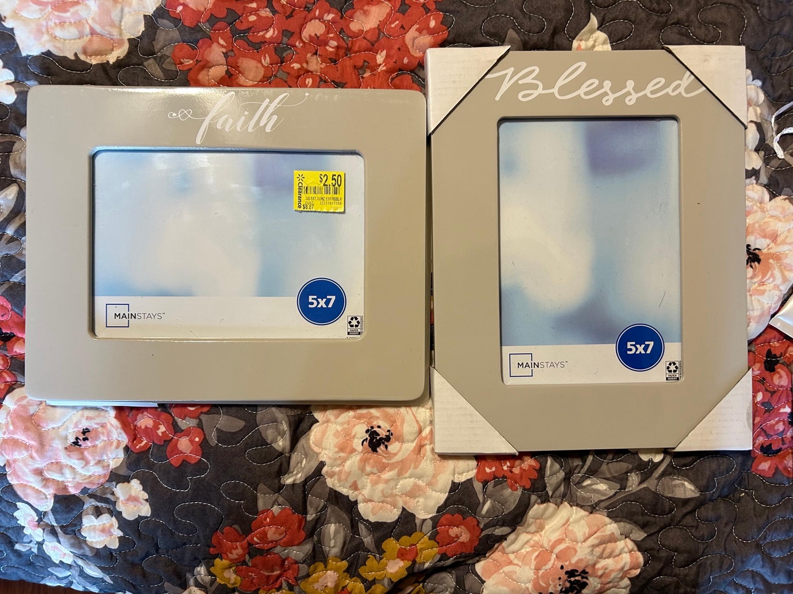 NWT Mainstays Faith and Blessed Photo Frames - Gray