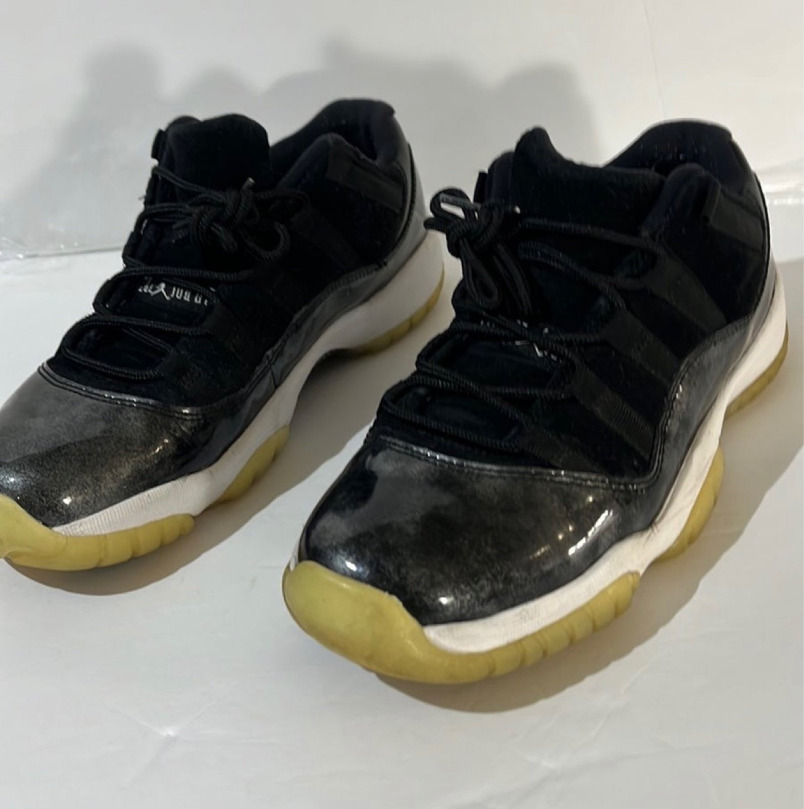Air Jordan 11 Retro Black Metallic shoes size 6.5 women’s