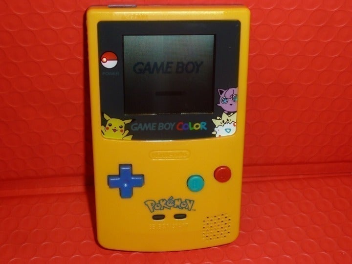 NINTENDO GAMEBOY COLOR POKEMON PIKACHU VERSION EXCELLENT LIKE NEW CONDITION