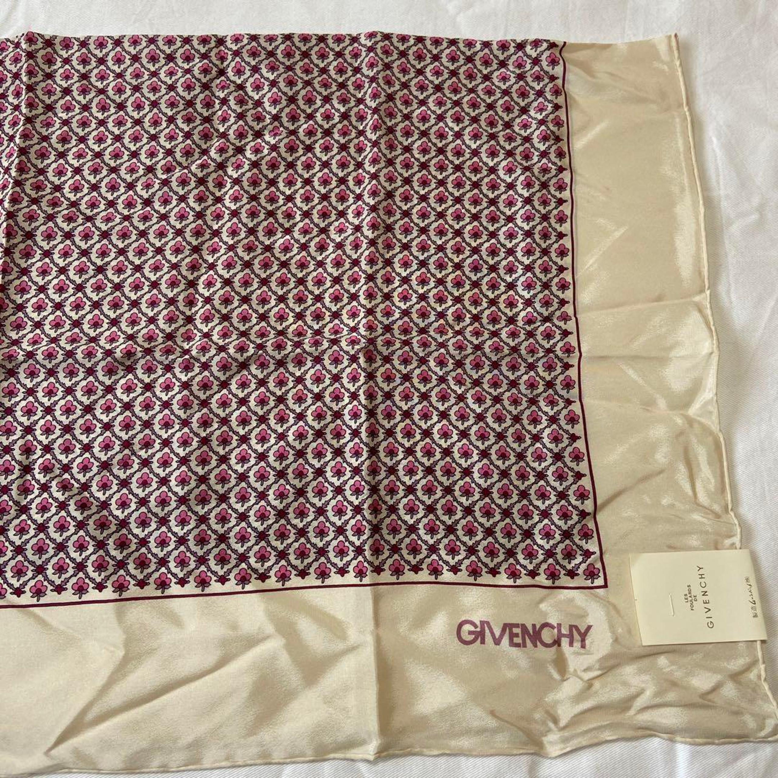 Givenchy Scarf, Retro