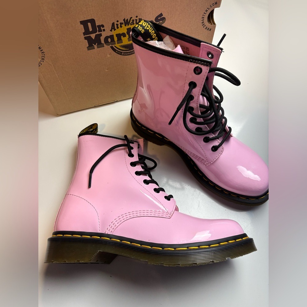 Dr Martens 26425 Pink Boots Barbie sz 9